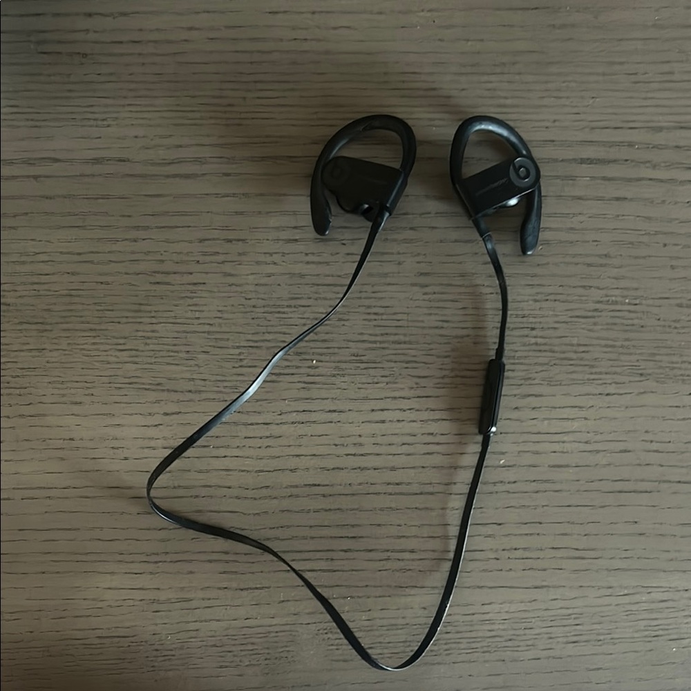 Beats Black Wireless Earphones